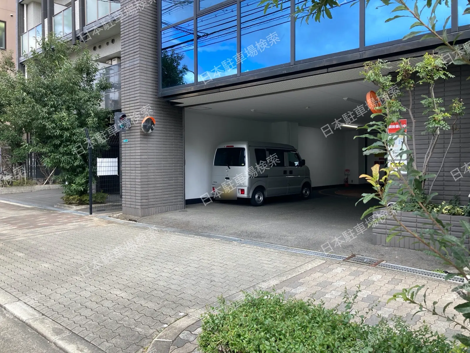 大阪市淀川区西中島６　月極駐車場