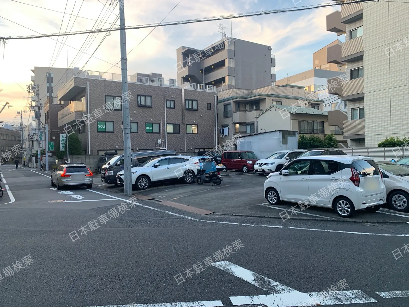 東京都新宿区早稲田鶴巻町月極駐車場