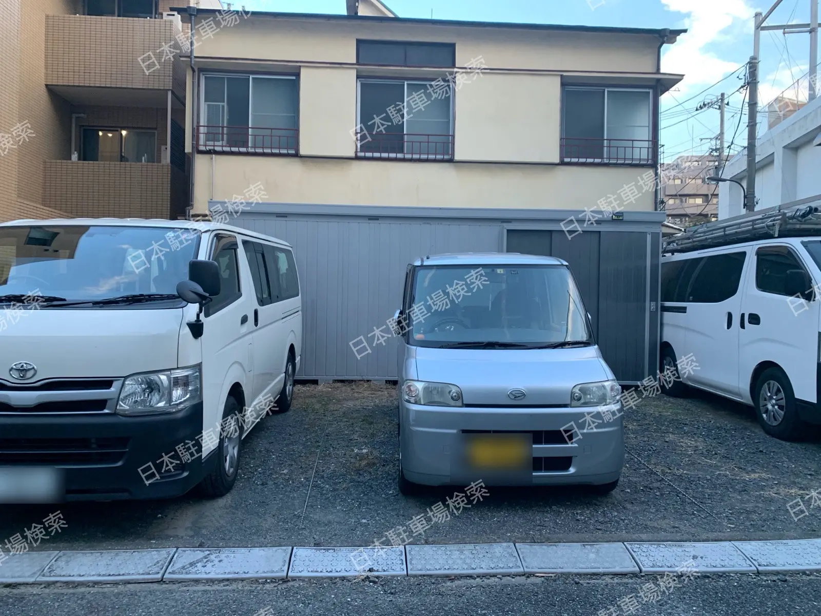 新宿区早稲田鶴巻町　月極駐車場