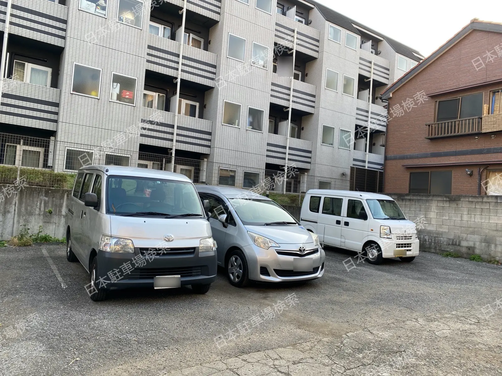 新宿区榎町月極駐車場