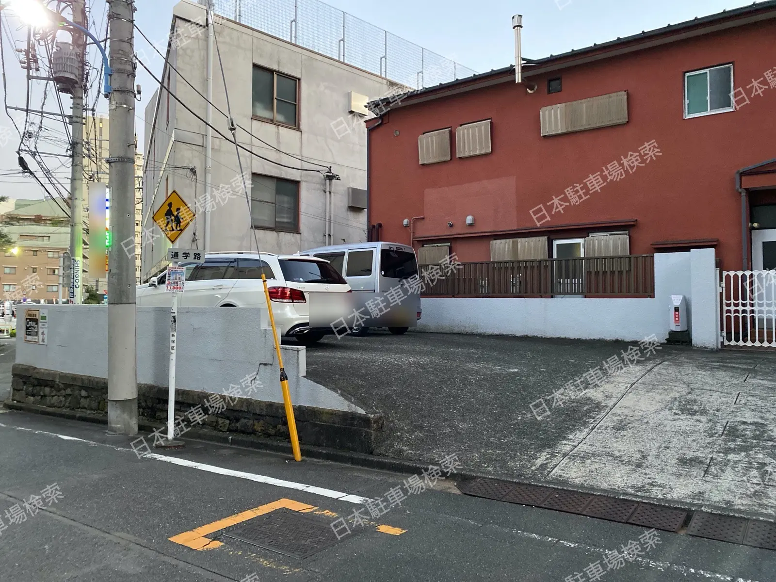 新宿区筑土八幡町　月極駐車場