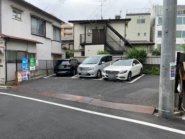 渋谷区上原１丁目月極駐車場