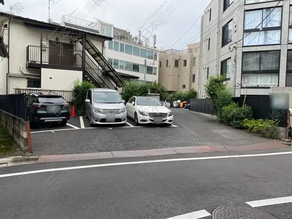 渋谷区上原１丁目月極駐車場