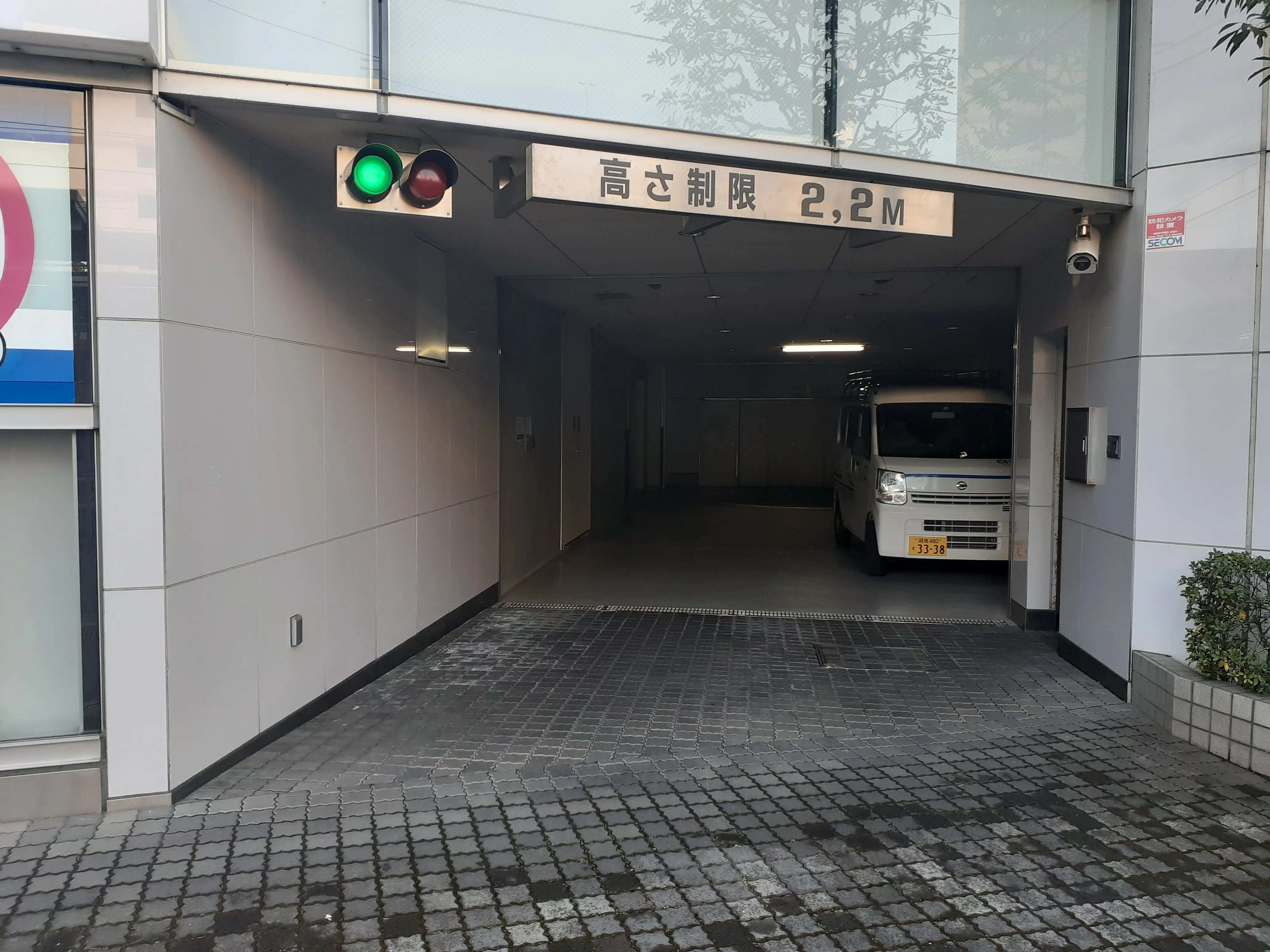 藤沢市鵠沼花沢町　月極駐車場