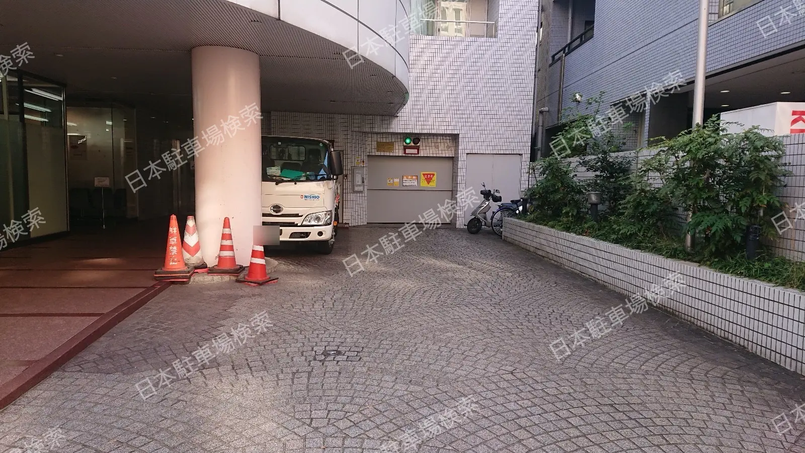 新宿区箪笥町月極駐車場