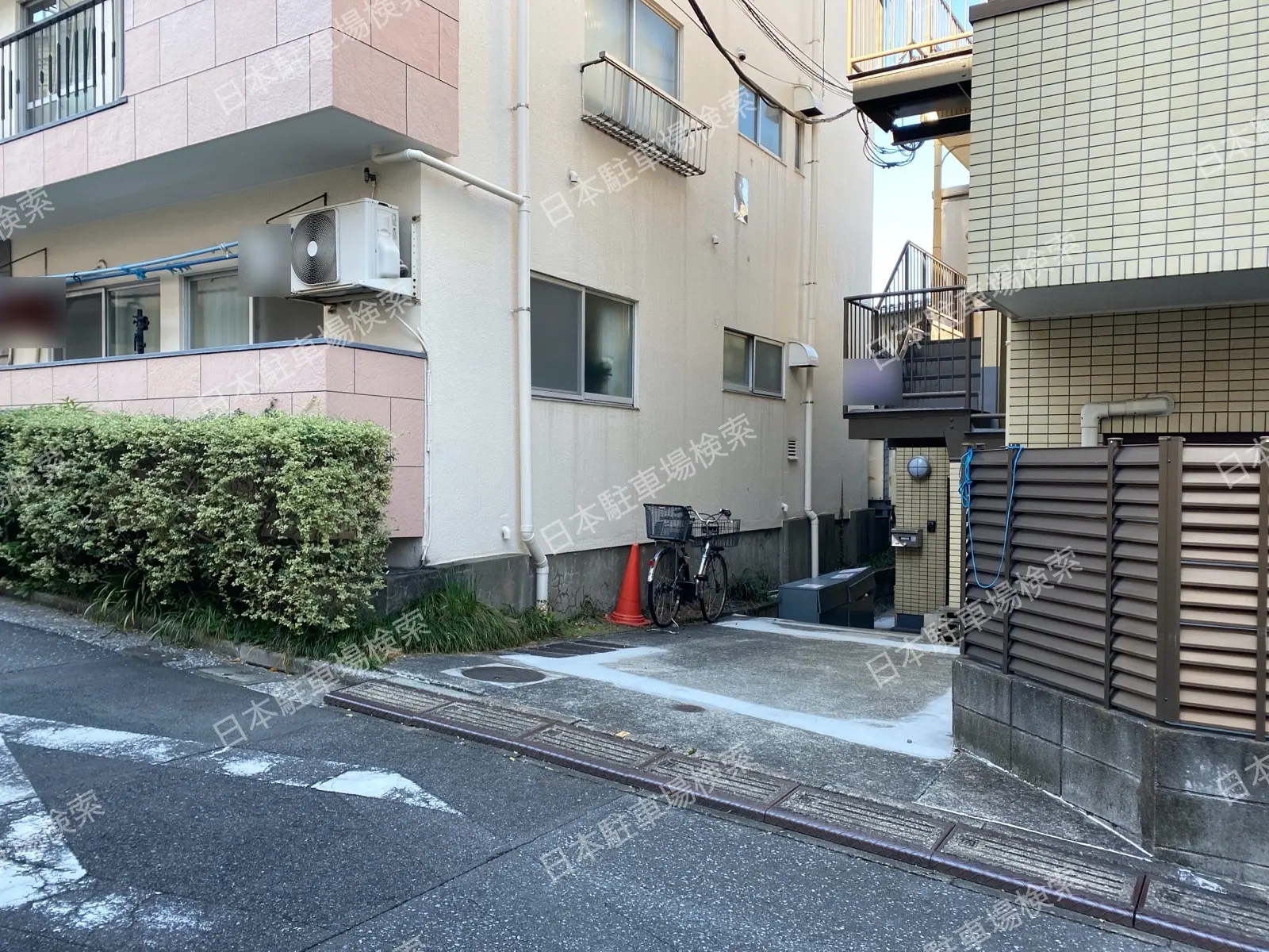 新宿区市谷長延寺町 月極駐車場