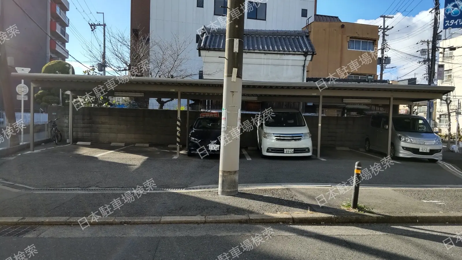 大阪市淀川区十三元今里１丁目３　月極駐車場