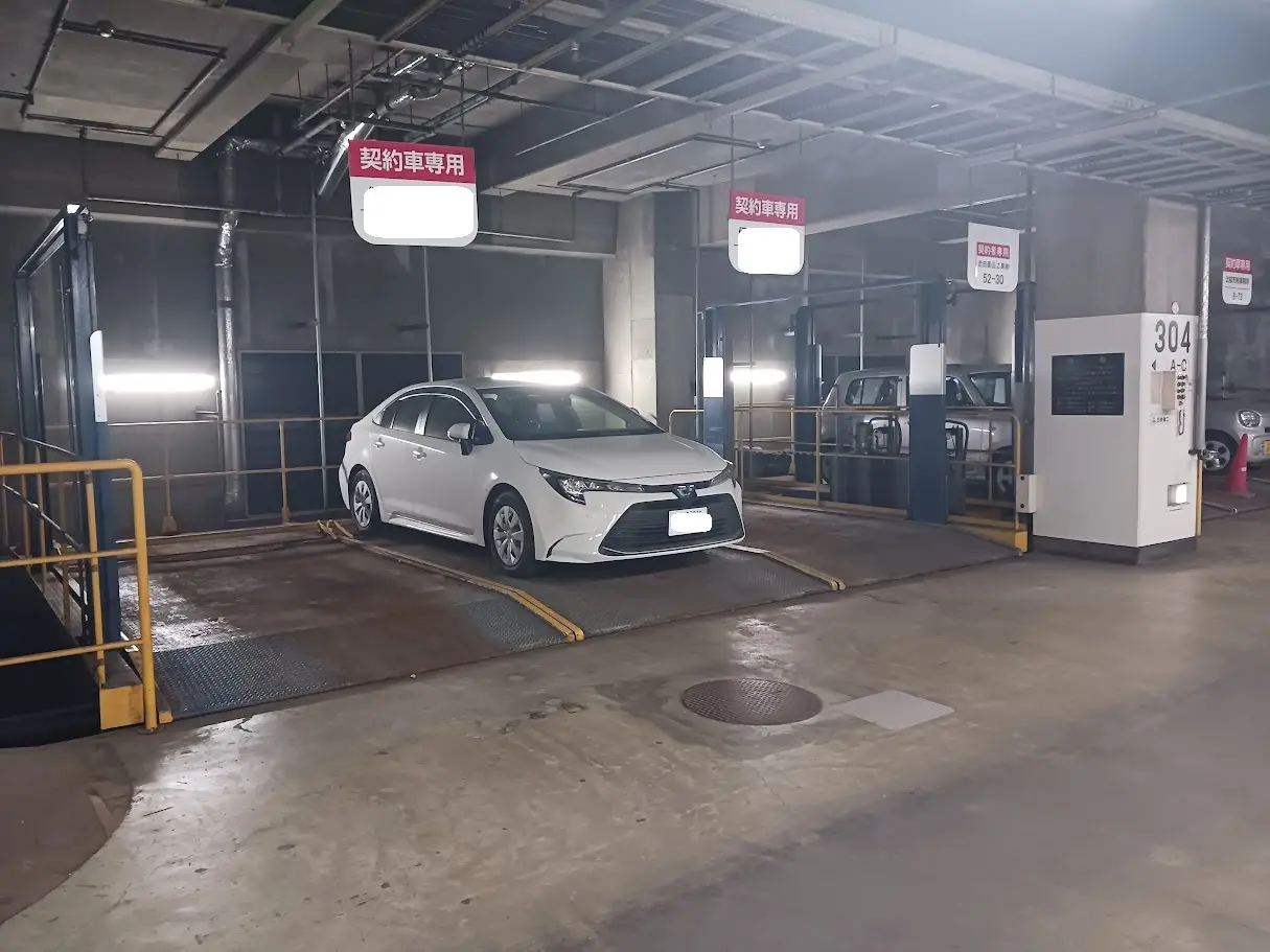 札幌市中央区北四条西５丁目　月極駐車場