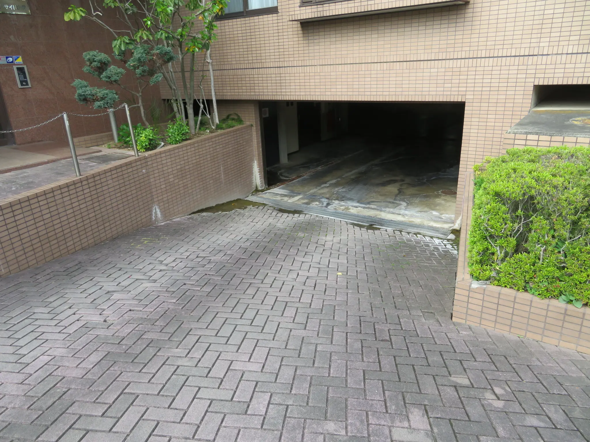 リバーサイド山栄　駐車場